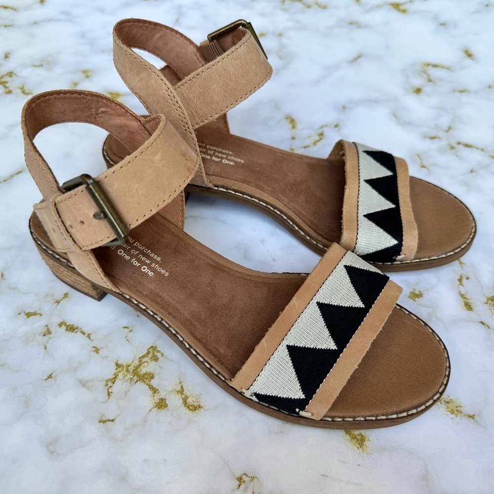 Tom's Camilia Black / White / Brown Low Heeled Sandals — Size 6 — New w/o Box